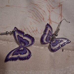 PRETTY PURPLE BUTTERFLY EARRINGSFinal price pls can' tafford any more discount